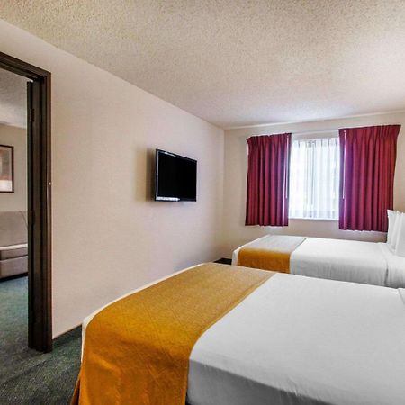 Quality Inn & Suites Springfield Bagian luar foto