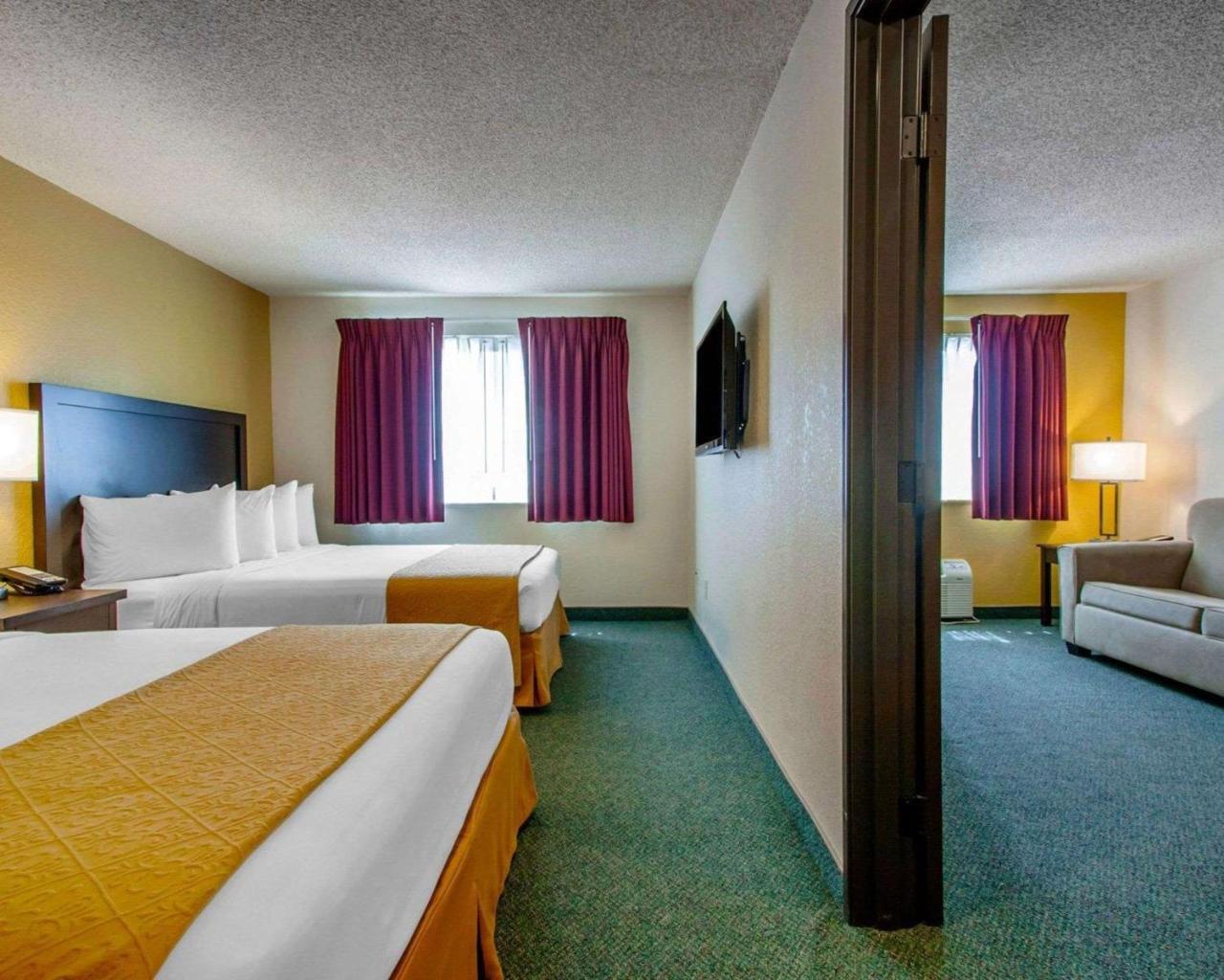 Quality Inn & Suites Springfield Bagian luar foto