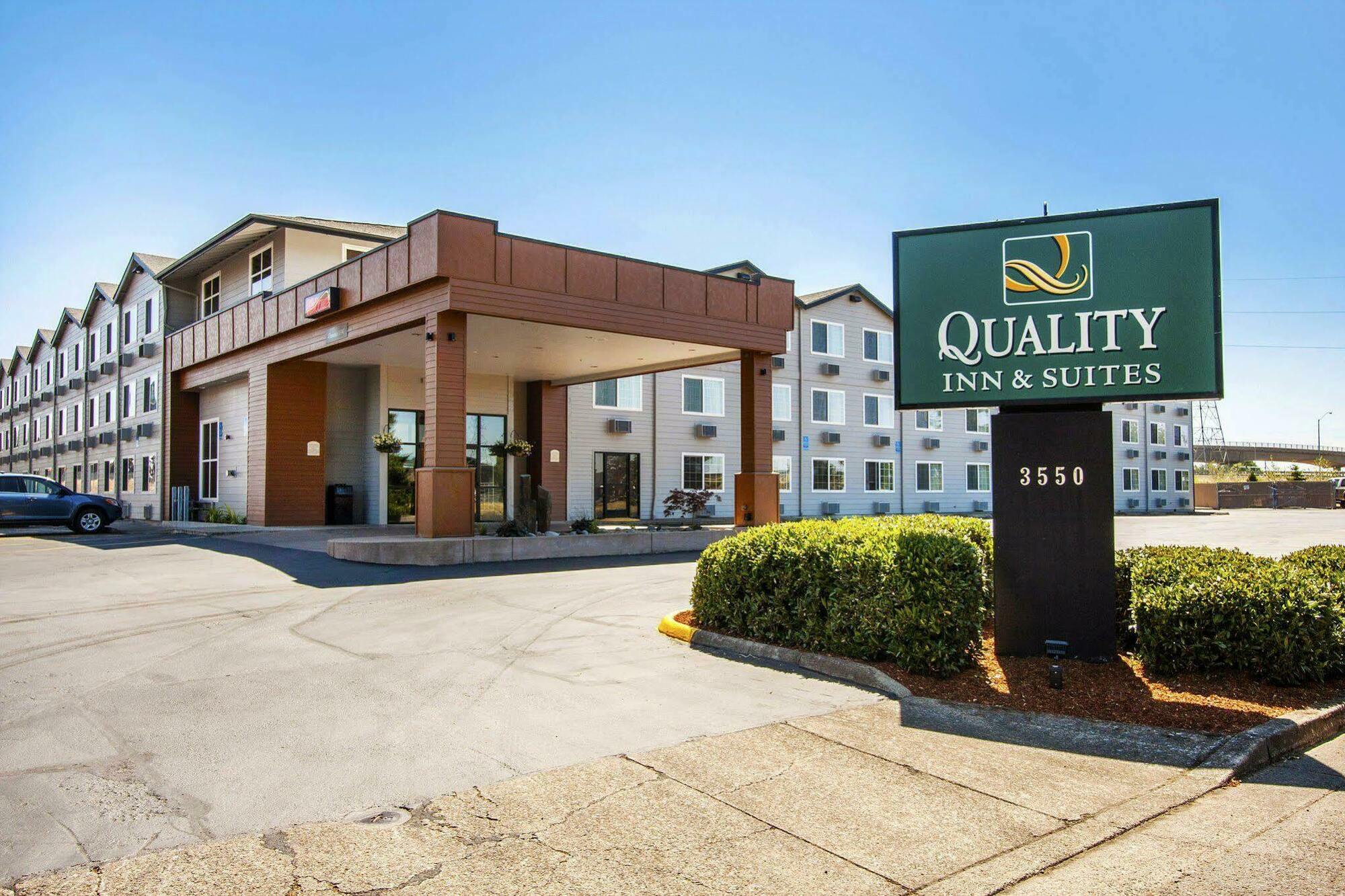 Quality Inn & Suites Springfield Bagian luar foto