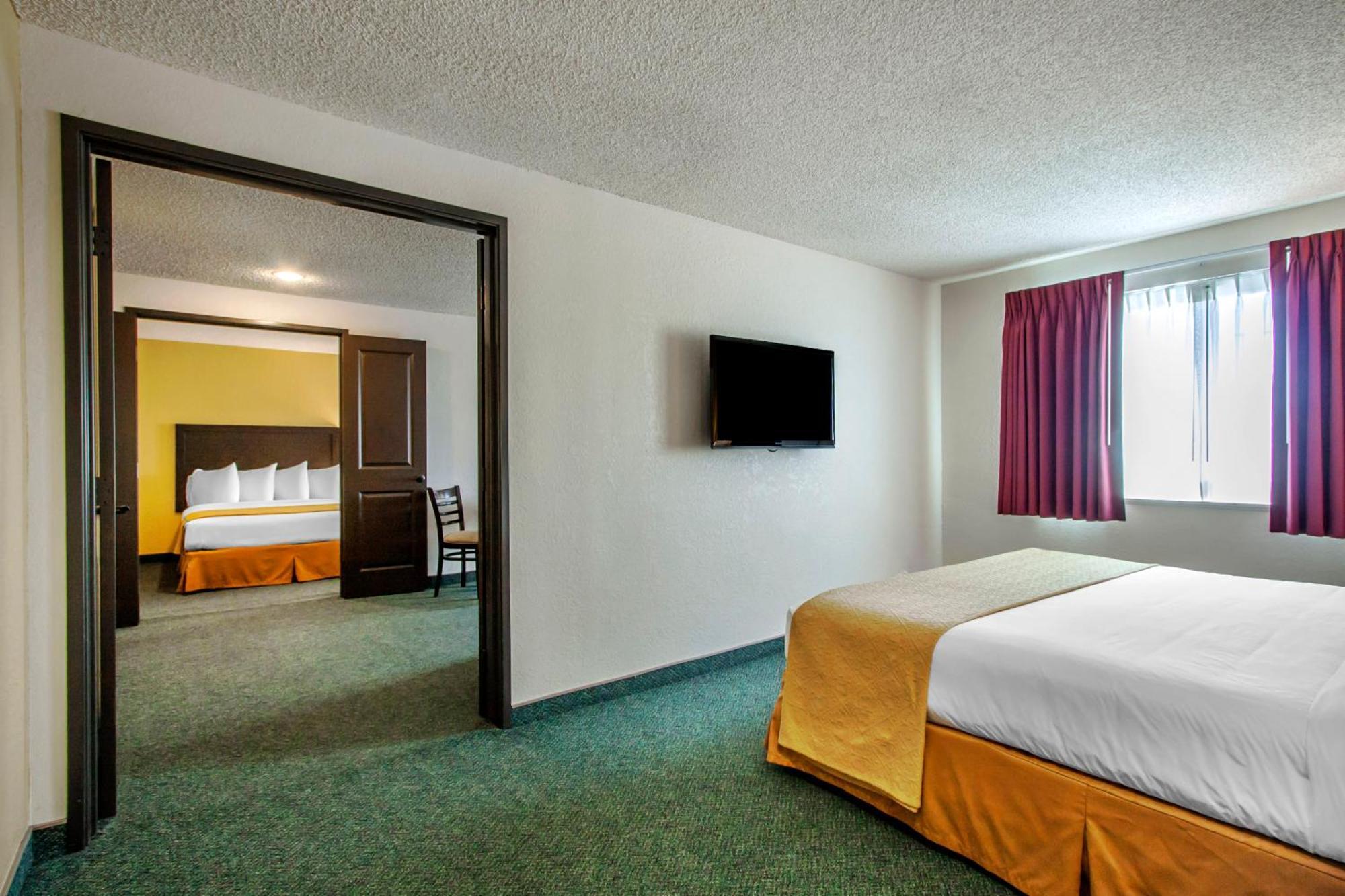 Quality Inn & Suites Springfield Bagian luar foto