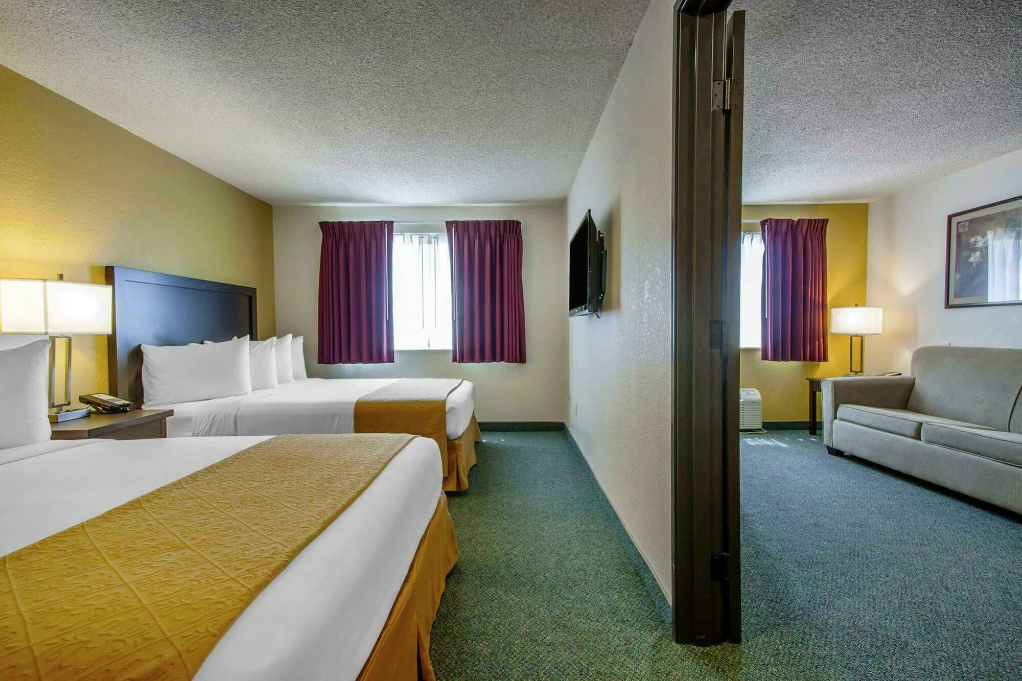 Quality Inn & Suites Springfield Bagian luar foto
