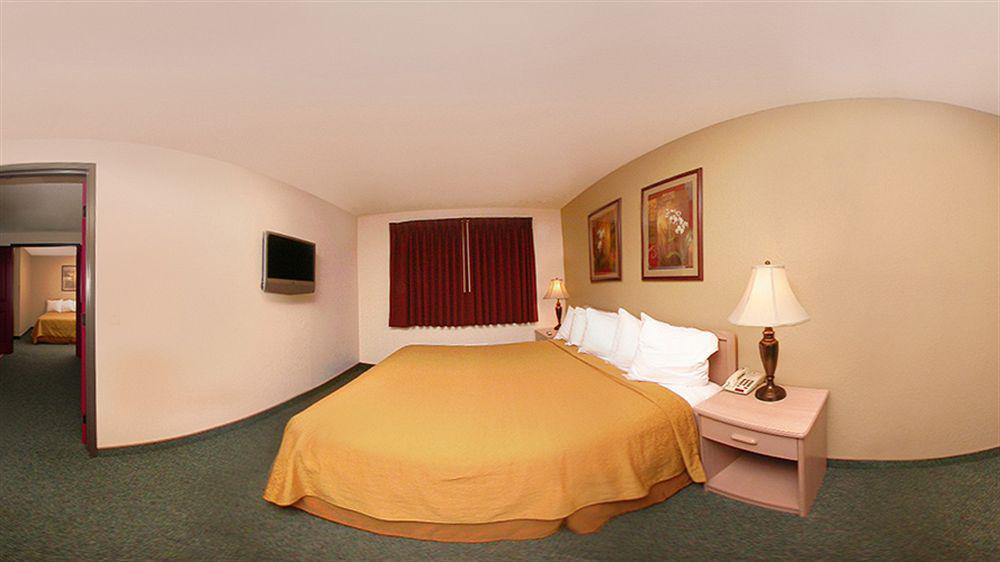 Quality Inn & Suites Springfield Bagian luar foto
