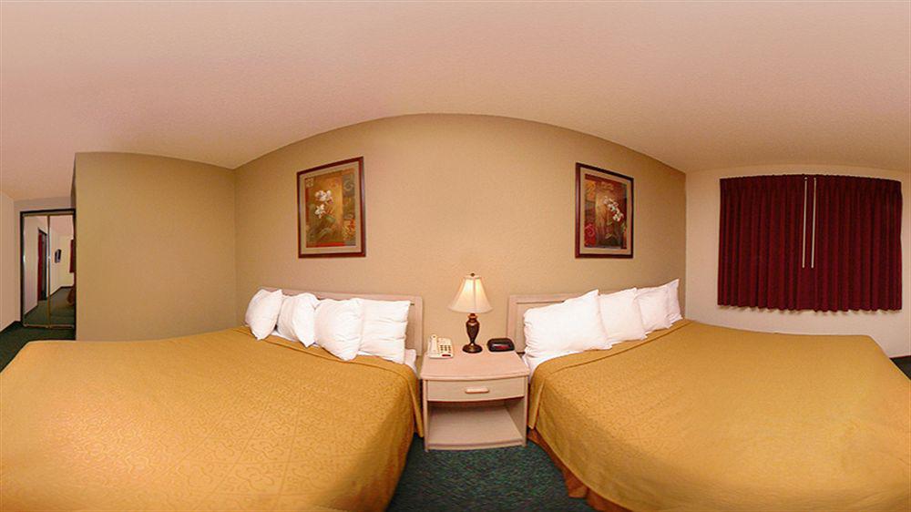 Quality Inn & Suites Springfield Bagian luar foto